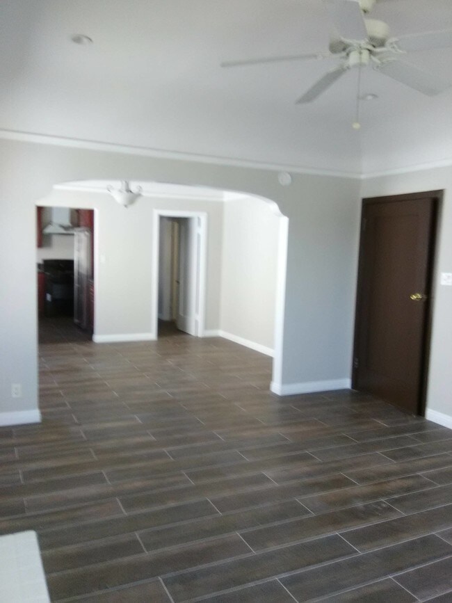 DINING AREA - 4517 Saturn St