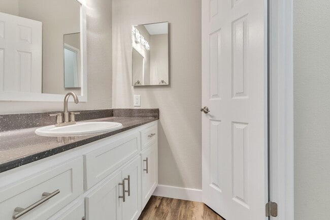 Interior Photo - Grossmont Bluffs