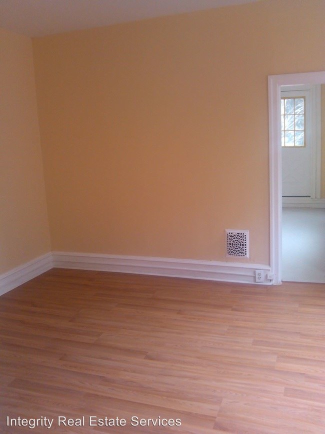 Building Photo - 4725 Northwood St