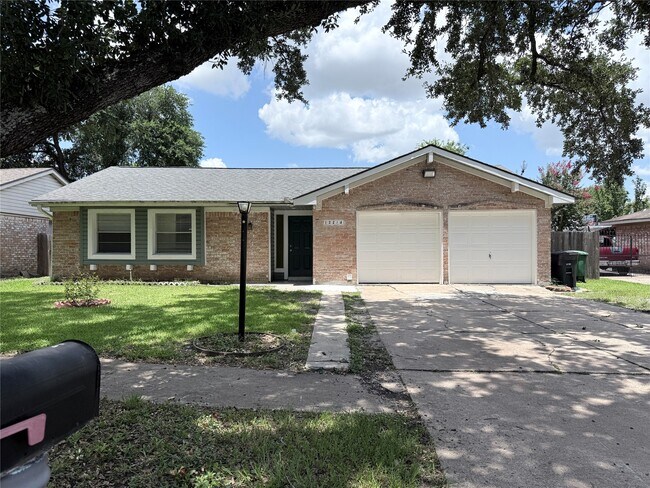 Foto del edificio - 12214 Corona Ln