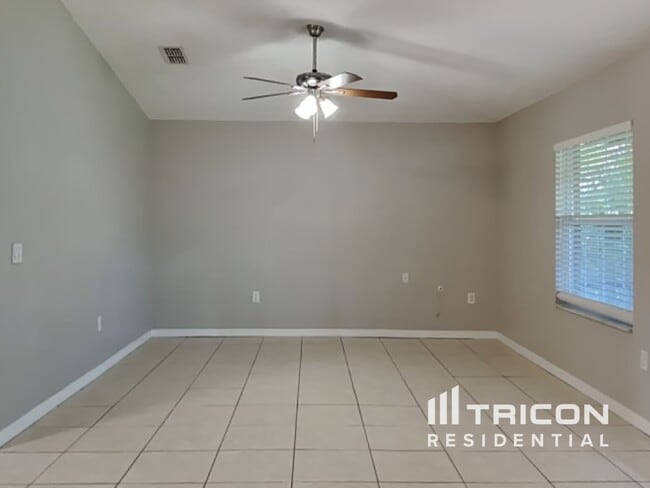 Building Photo - 24 Pineland Ln