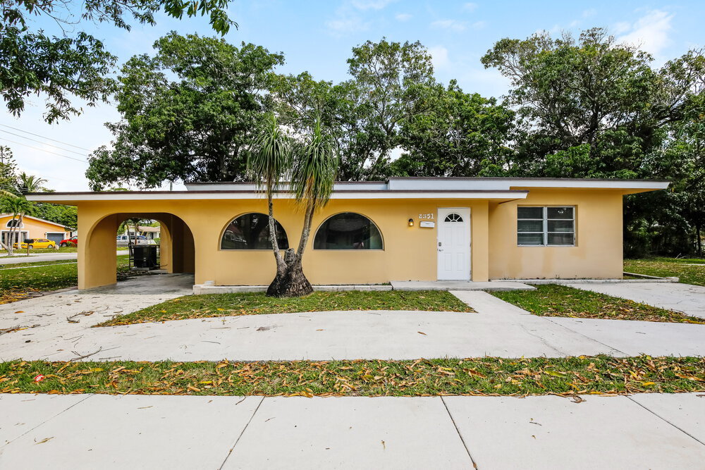 Primary Photo - 2351 NW 28th St