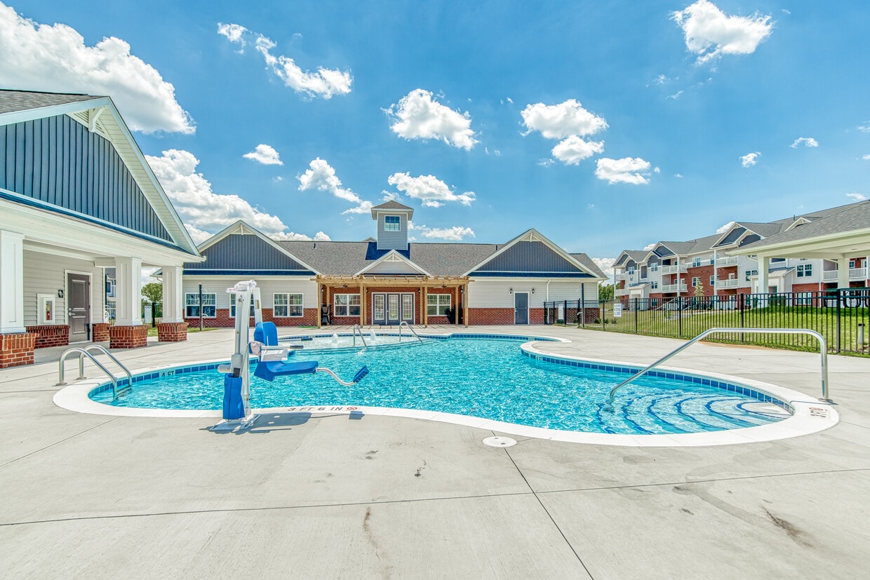 Primary Photo - Killian Terrace Apartments