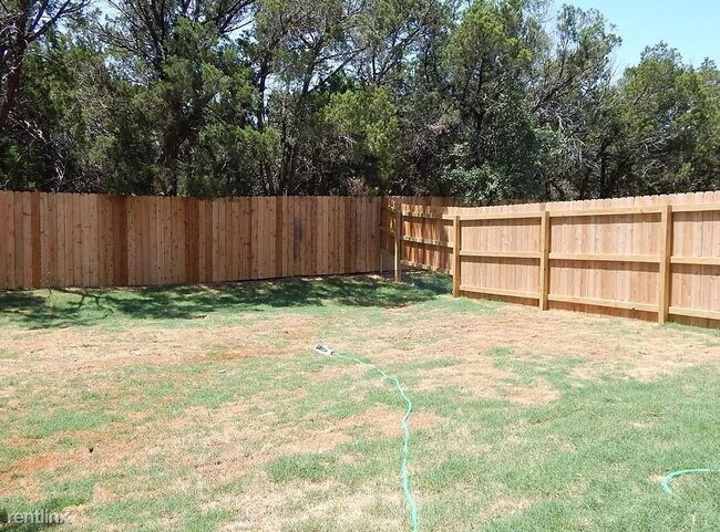 Building Photo - 2 br, 2 bath Duplex - 1418 Shoshoni Trl Ap...