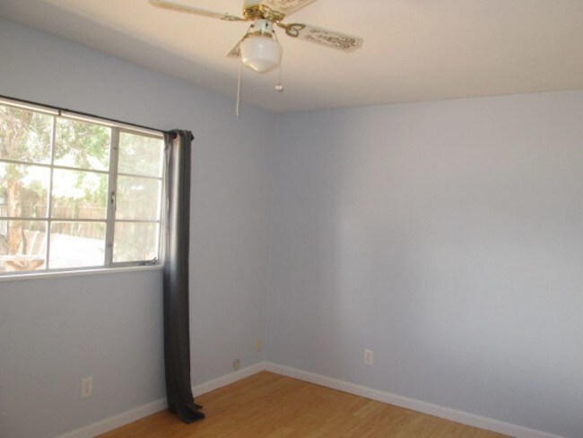Building Photo - 4609 Delamar Ave NE