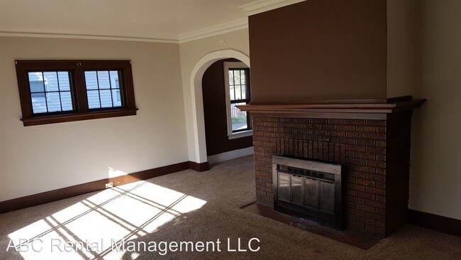 Building Photo - 1329 Grand Ave