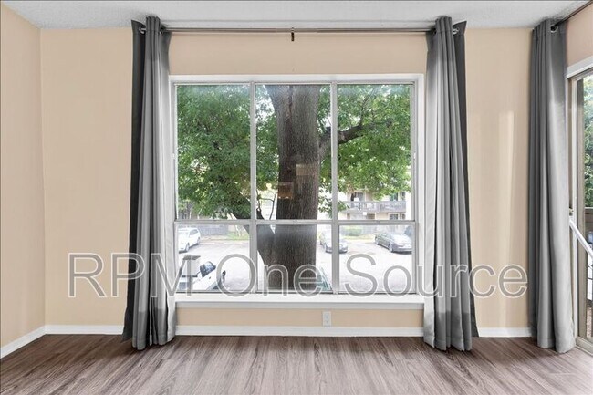 Foto del edificio - 4859 Cedar Springs Rd