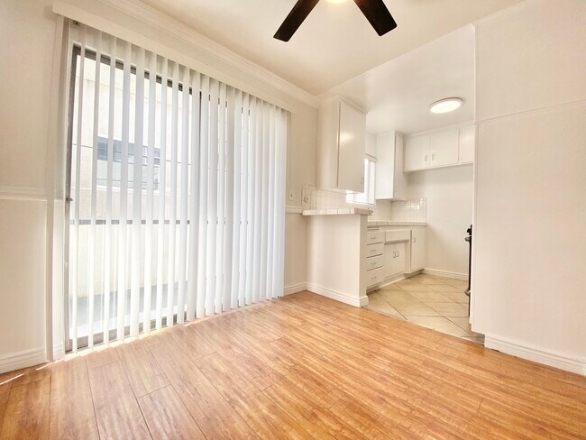Foto del edificio - 5726 Camellia Ave