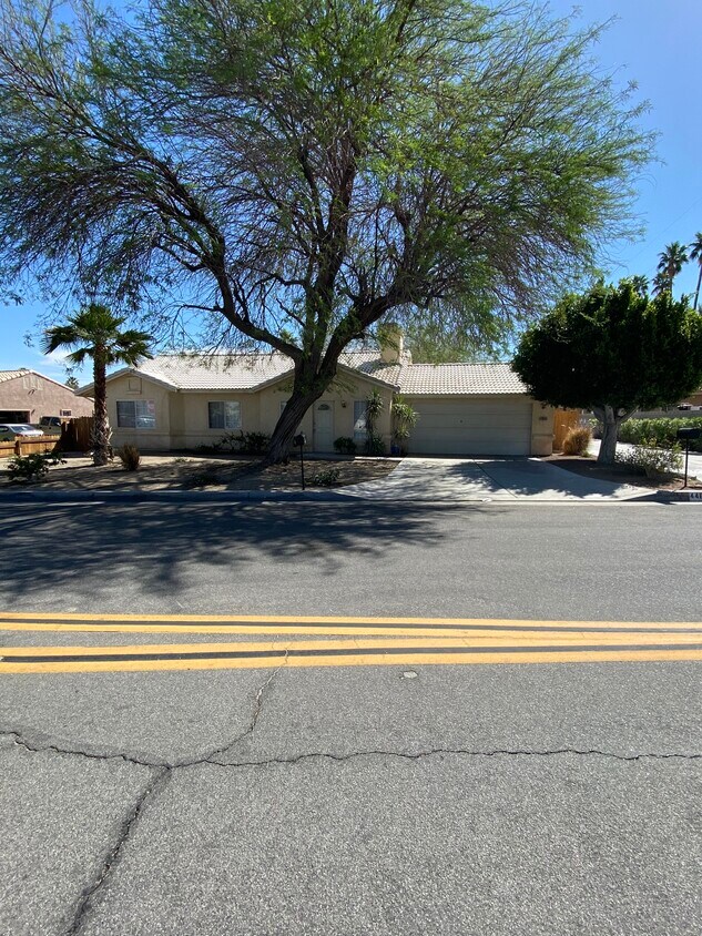 Front - 44840 Ramona Ave