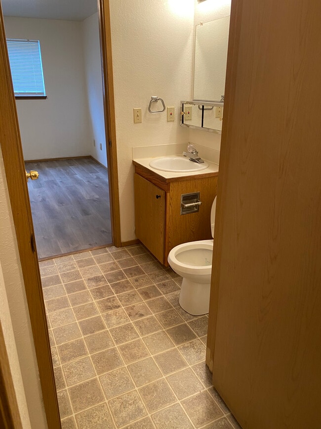 Bath - 12708 13th Ln SW