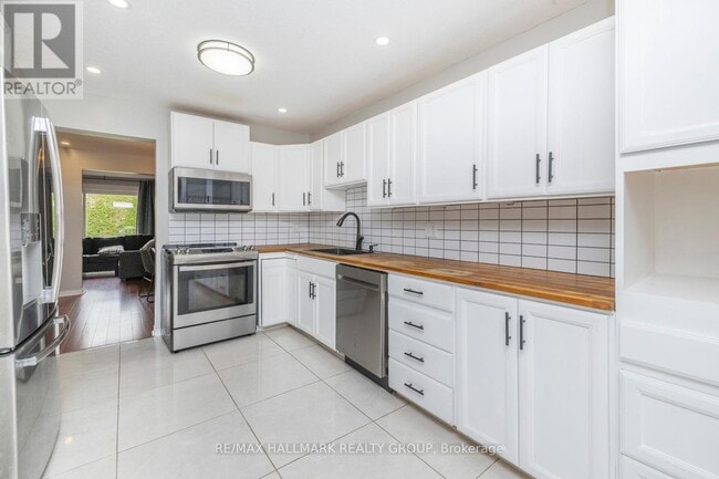 Photo du bâtiment - 890-890 Cahill Dr W
