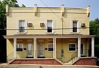 Building Photo - 3 Rosary Way