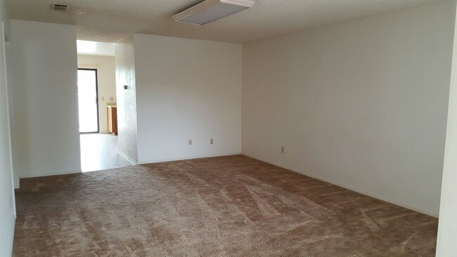 Building Photo - 117 E Mescalero Rd