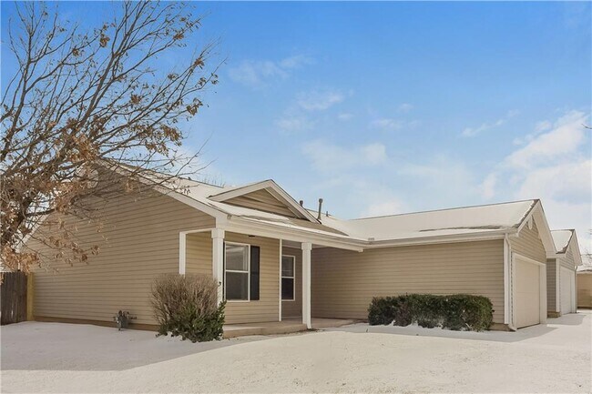 Building Photo - 15400 Lilly Garden Ln