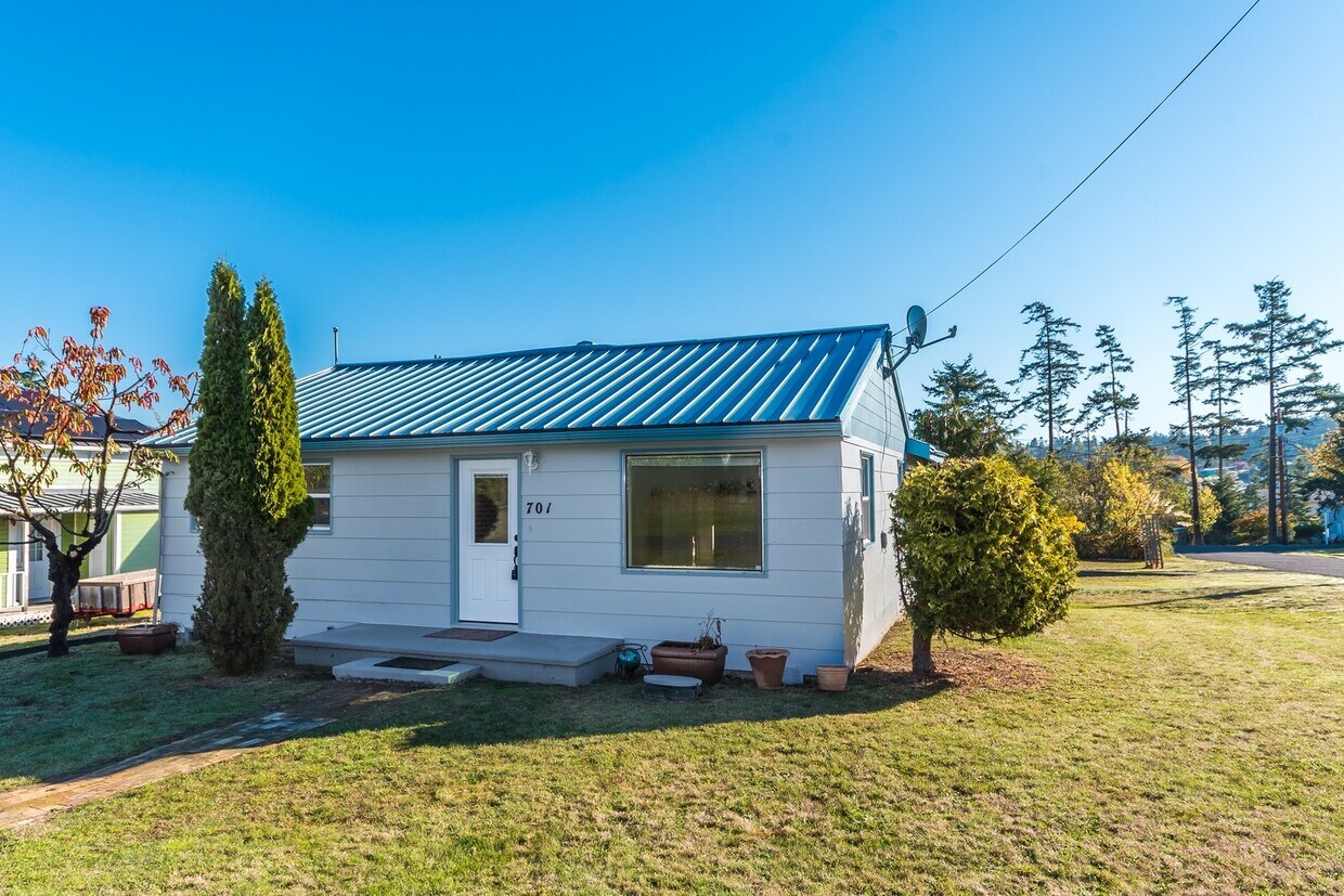 701 Haller St NE, Coupeville, WA 98239 House Rental in Coupeville, WA