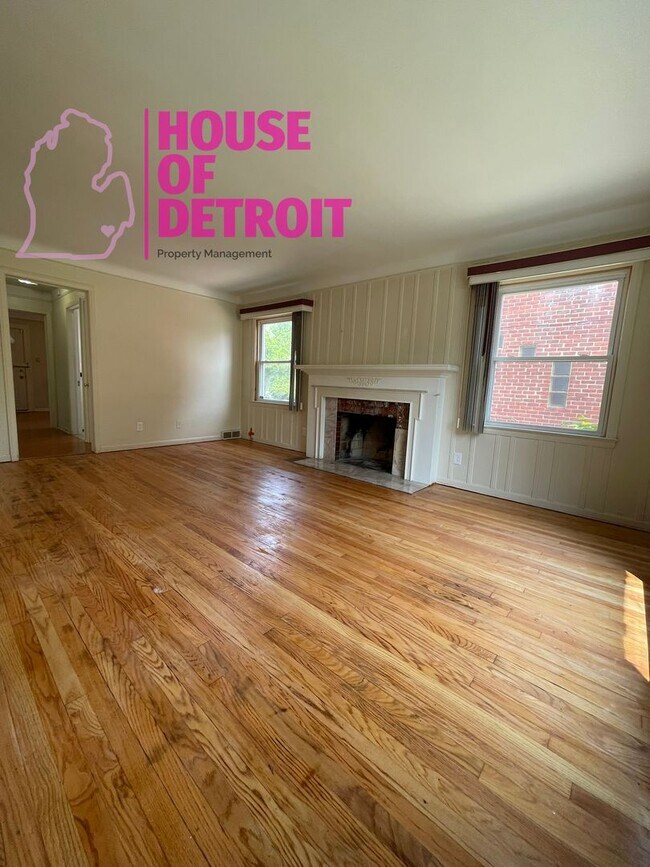 Foto del edificio - 3 BEDROOM 1 BATH BUNGALOW FREE PRE-SCREEN