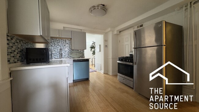 Photo - 2642 W Hirsch St Apartment