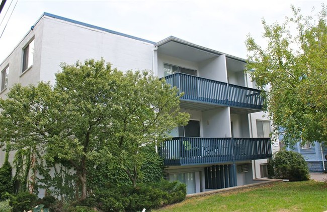 Building Photo - 824 McKinley Ave