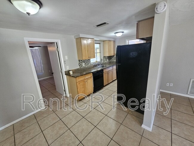 Building Photo - 7734 Candle Dr