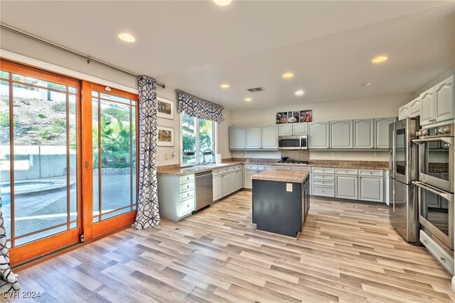 Building Photo - 1644 Ravanusa Dr