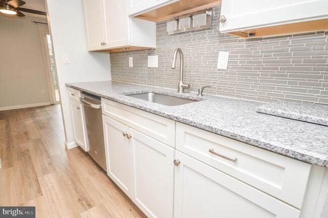 Foto del edificio - 12521 Laurel Grove Pl