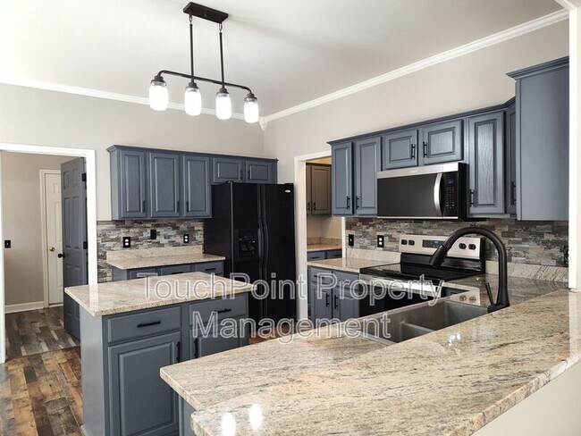 Foto del edificio - 4018 Manor House Dr