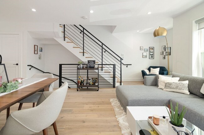 Building Photo - 27 Carter St