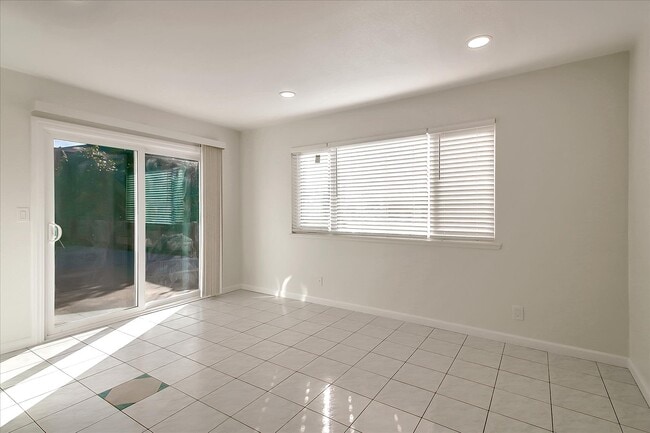 Building Photo - 2079 Camperdown Way