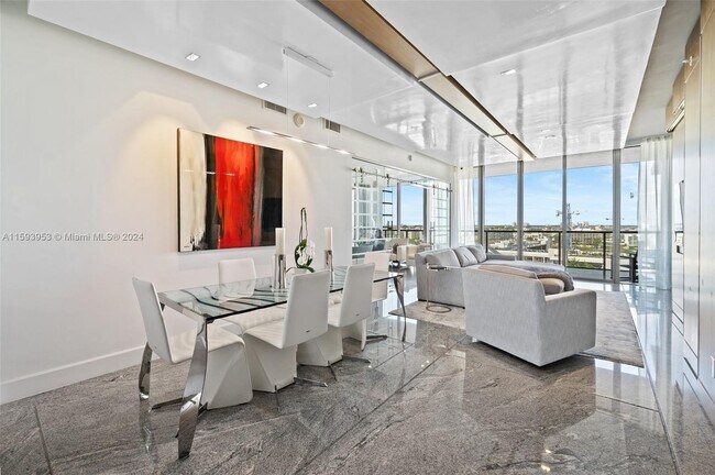 Foto del edificio - 9701 Collins Ave