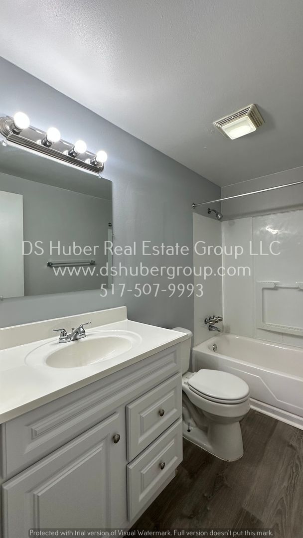 Building Photo - 827 Vincent Ct