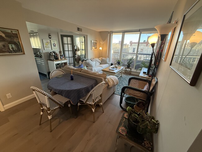 Building Photo - 1700 17th St NW