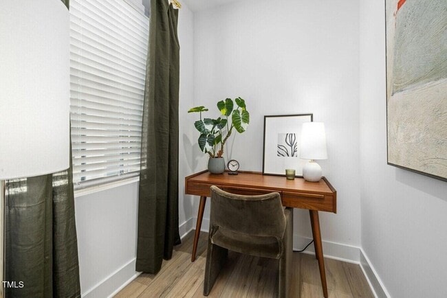 Building Photo - 554 E Hargett St