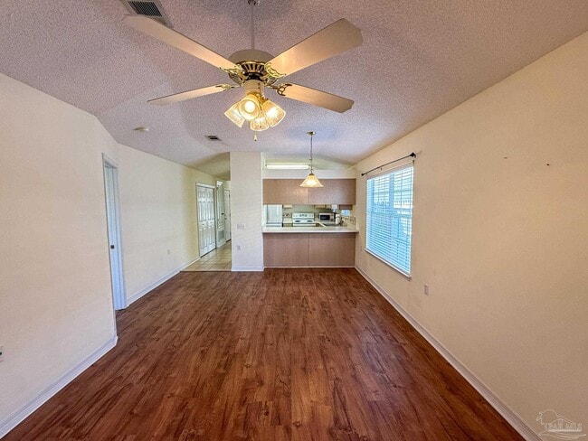 Building Photo - 8062 Heirloom Dr