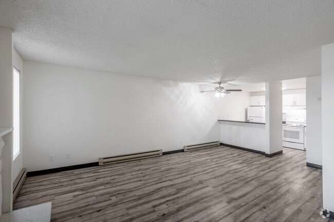2 habitaciones, 1 baño - 850 pies cuadrados - Sala de estar - Arborpointe