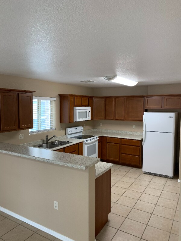 Foto del edificio - 6345 Reynolds Dr