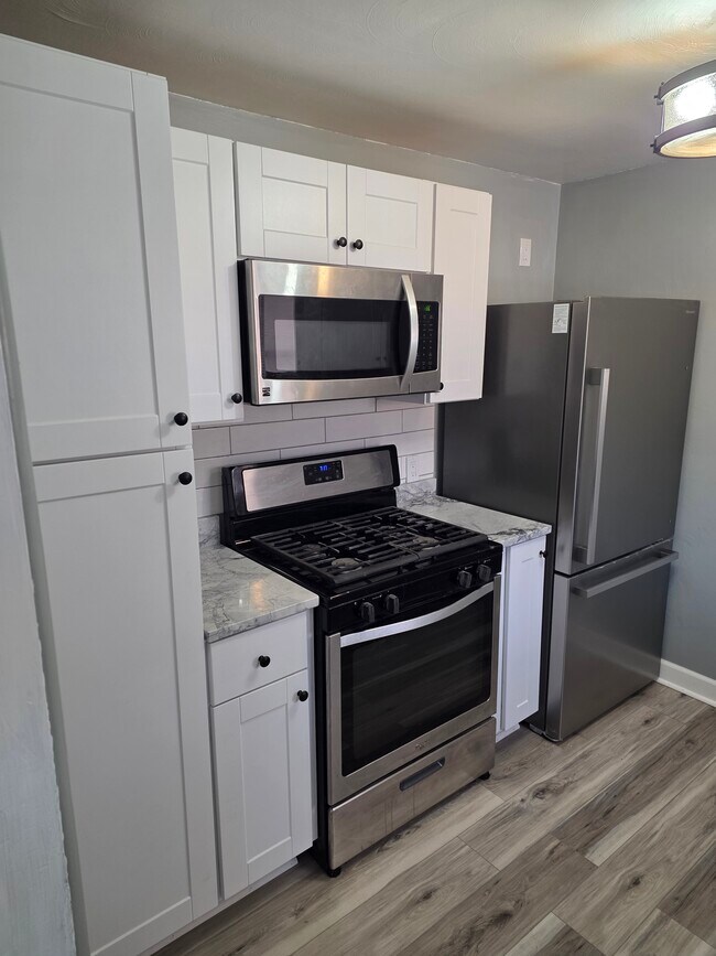 Foto del edificio - 5052 Azalea Dr