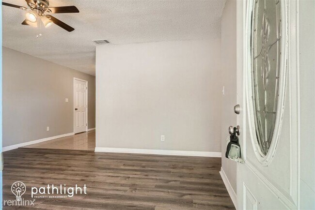 Foto del edificio - 3 br, 2 bath House - 14800 11Th Street UNIT