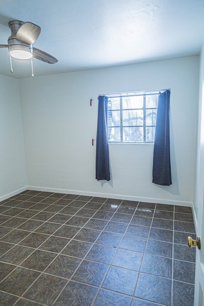 Foto del edificio - 5042 E Eastland St