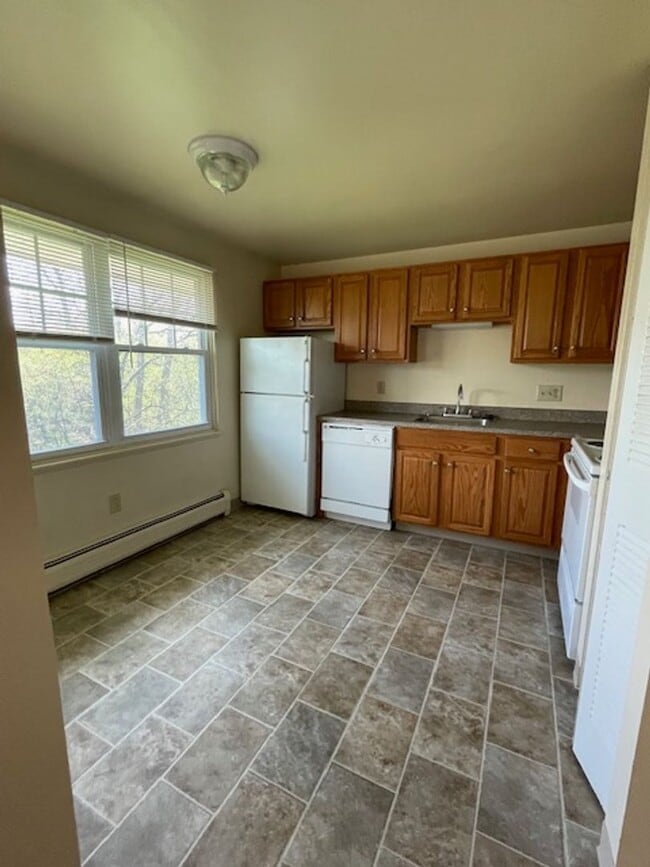 Interior Photo - Sheridan Park and Holiday Manor