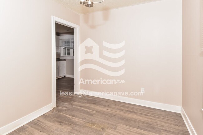 Foto del edificio - 2117 Roosevelt Dr