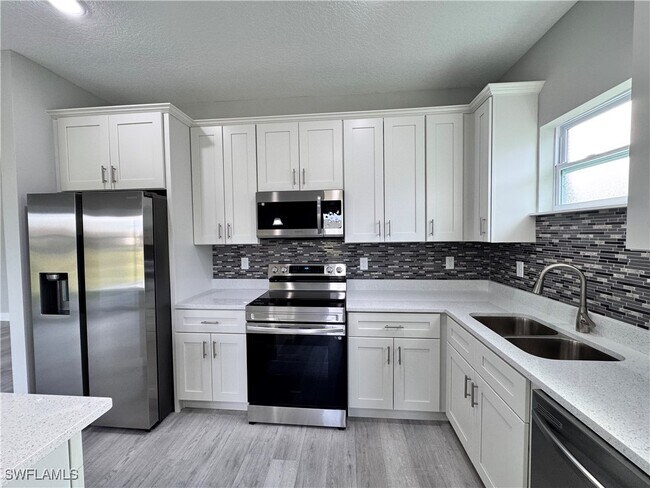 Building Photo - 213 Antis Dr