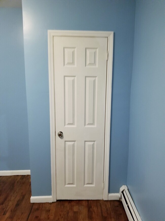 Building Photo - 538 Thatford Ave