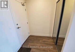 Building Photo - 297-297 Oak Walk Dr