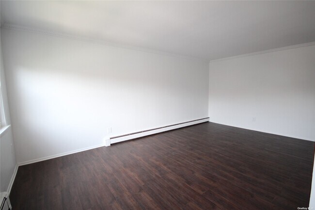 Building Photo - 80-03 165th St