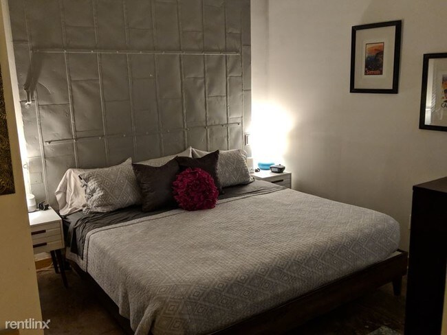 Foto del edificio - 1 br, 1 bath Condo - 2318 1st Ave N 102 Un...