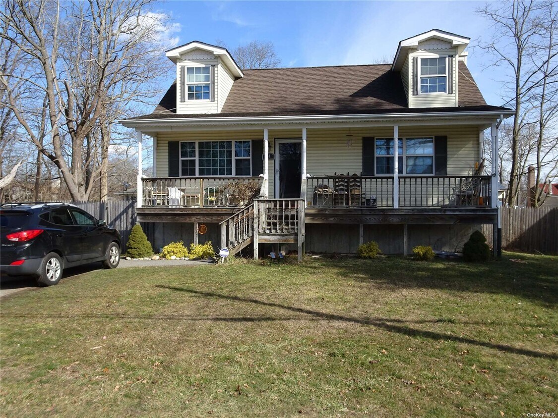 Primary Photo - 61 Whittier Dr