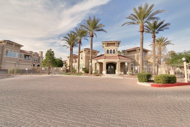 Foto del edificio - 10550 W Alexander Rd