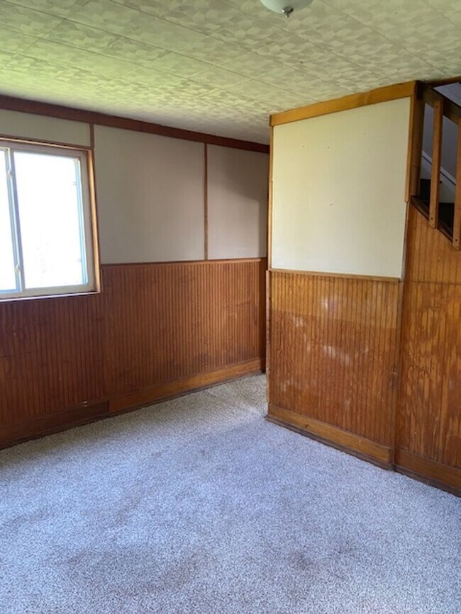 Building Photo - 2 Bedroom House on Southside