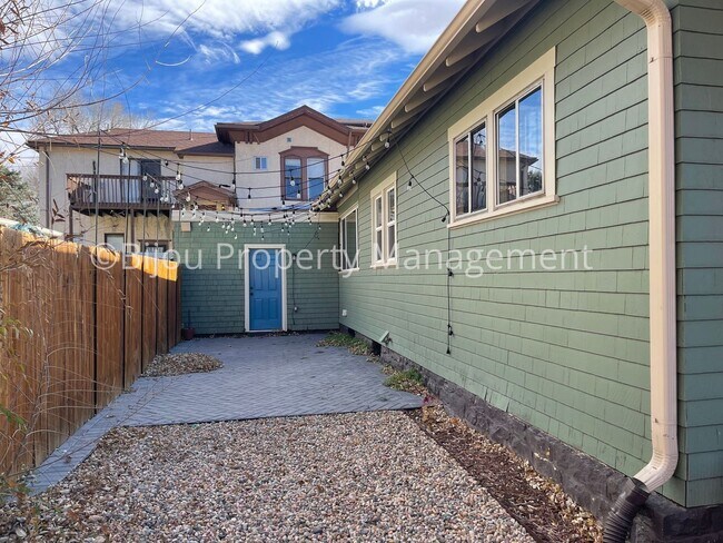 Foto del edificio - Charming Downtown Bungalow