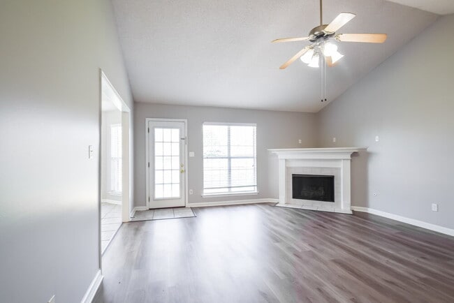 Building Photo - 6379 Sandbourne E